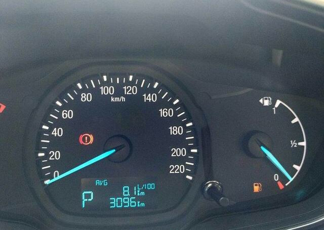 金杯新快运油表灯亮了还能跑多远,汽车油表灯亮还能跑多远实测