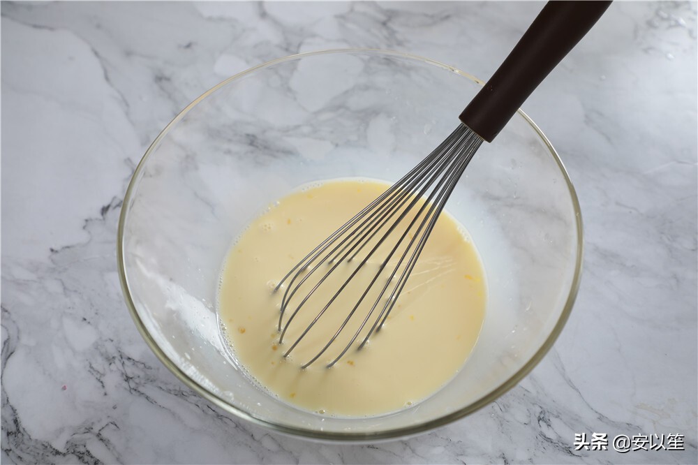 烤箱做鸡蛋牛奶布丁,用烤箱做牛奶布丁最简单的做法