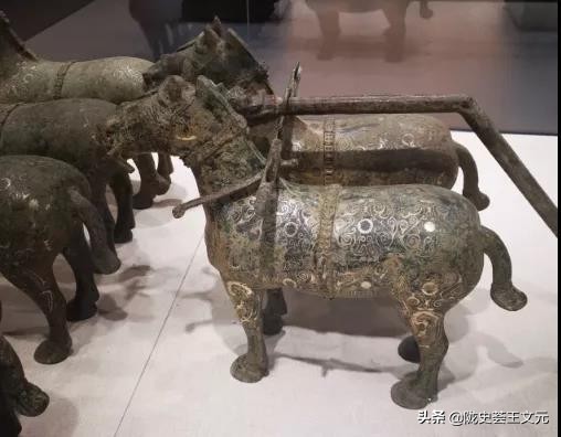 亲见“国宝帮”:房间堆满稀世珍宝