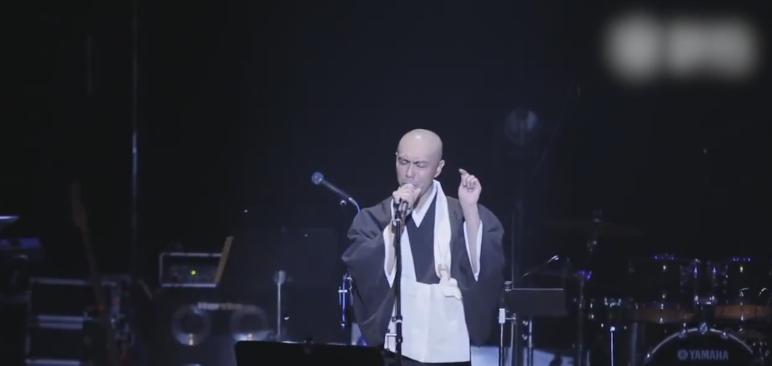日本帅和尚唱经文歌爆红,网友:念经也能火?我要去消法为僧!