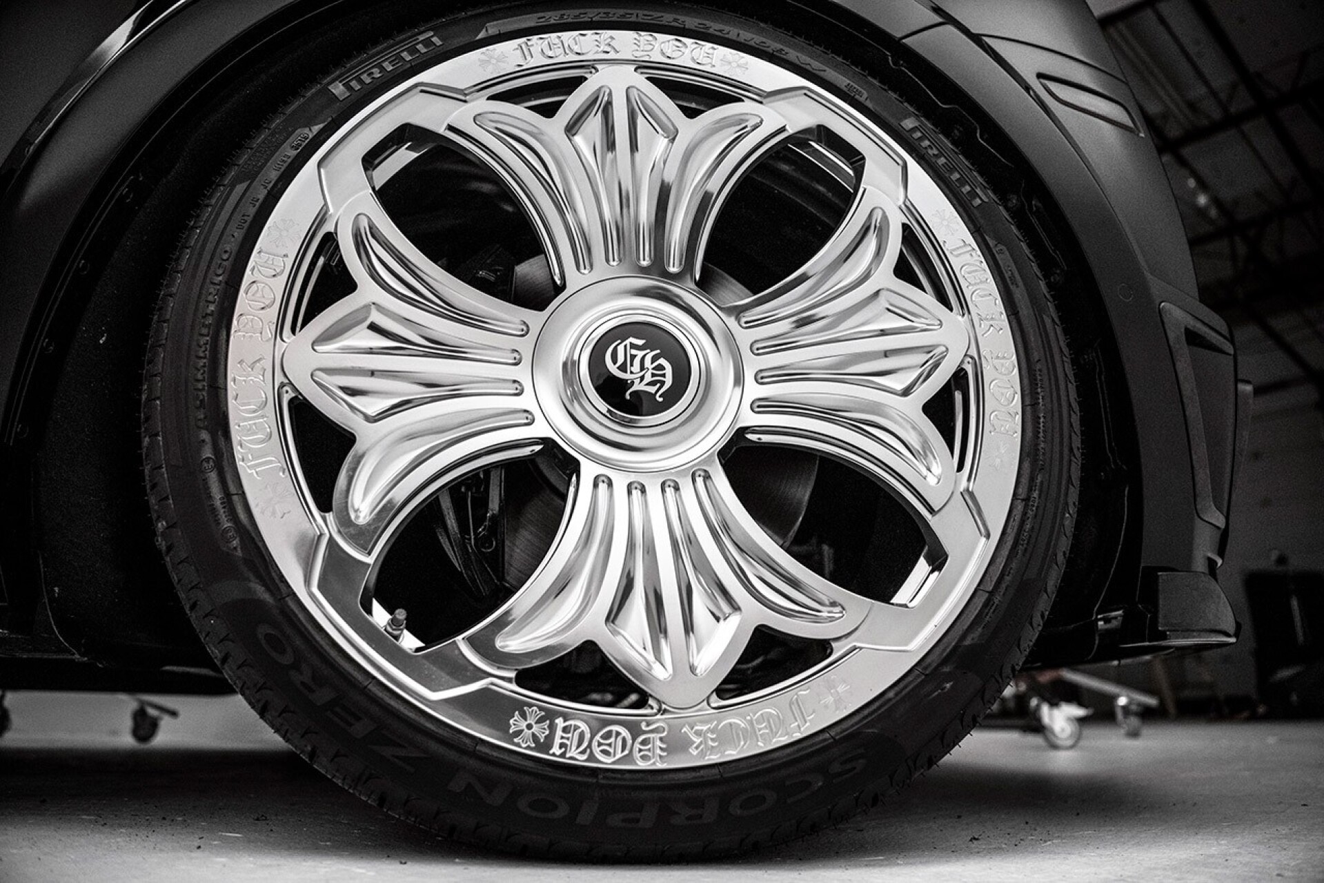 鍔虫柉鑾辨柉瓒呴叿杞﹀瀷,鍔虫柉鑾辨柉鍢诲搱