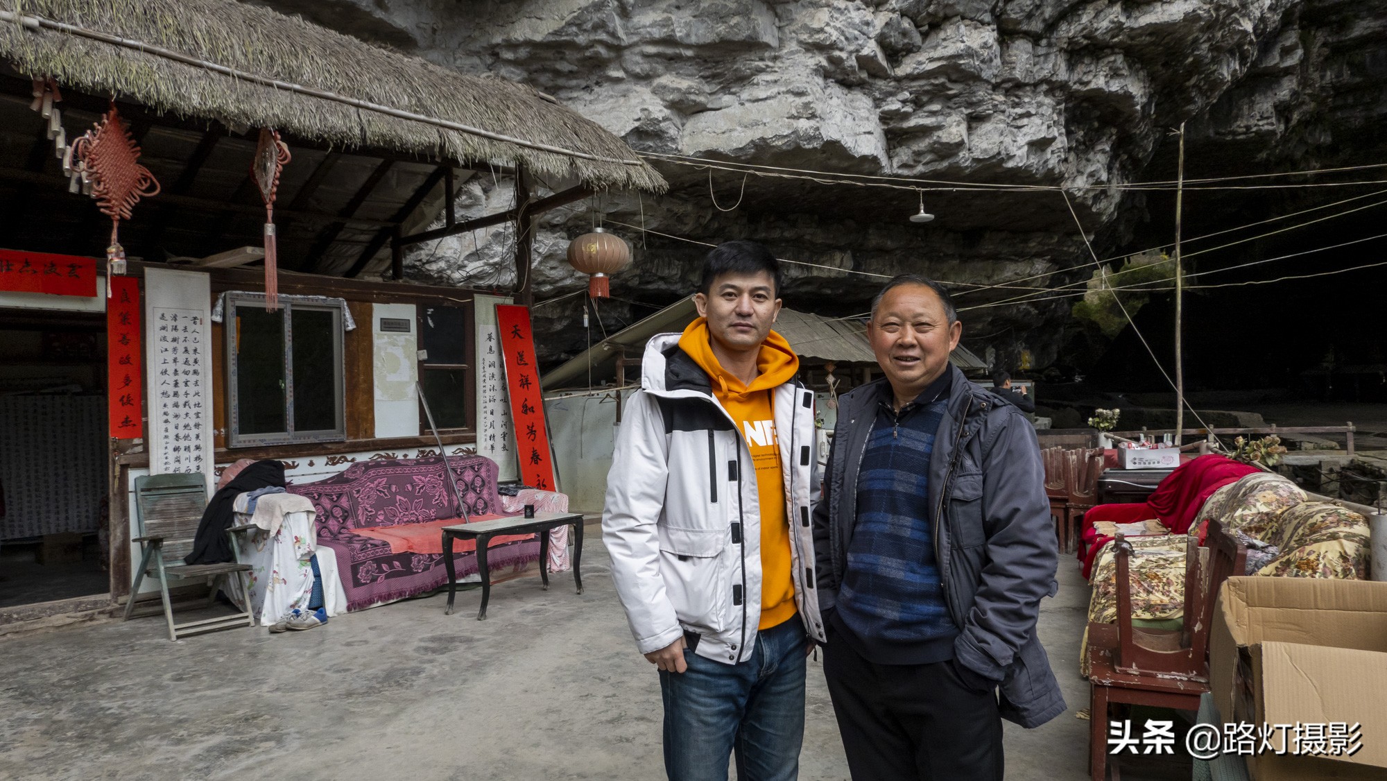 贵州一户人家隐居山洞已经300多年,贵州一山洞隐居16年的60岁老人