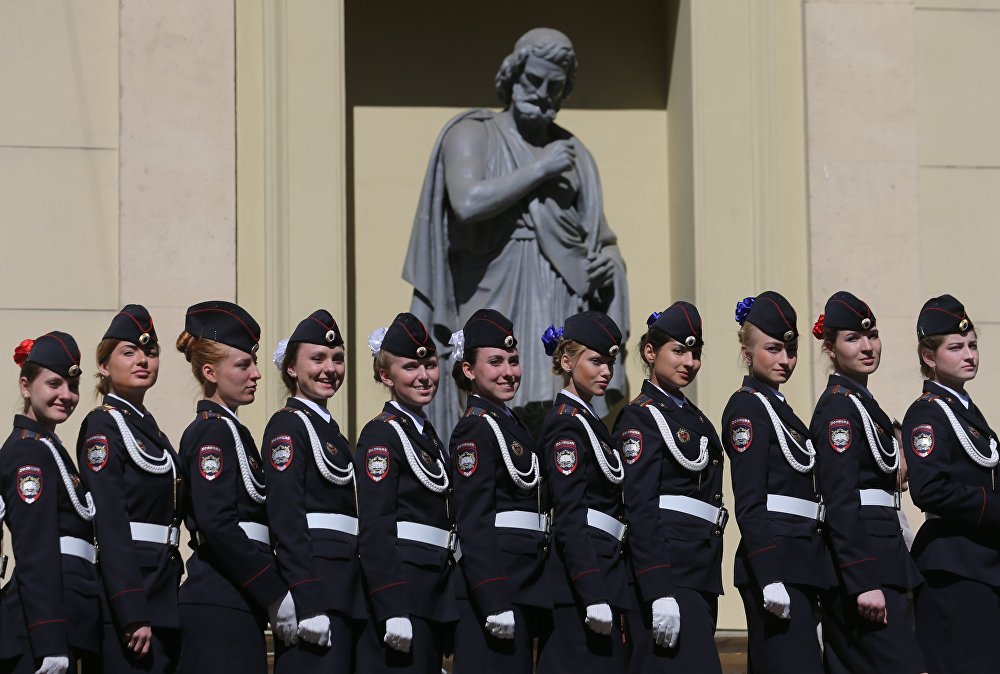 俄罗斯女兵的服饰,俄罗斯现代女兵制服图片大全