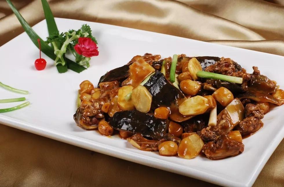 野生羊肚菌味美又养生,人工种植的羊肚菌怎么做好吃