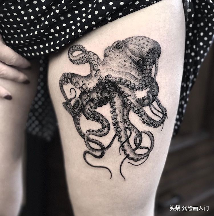 这些精美的黑白点绘插画，竟是纹身，如同复古的石版画一般美丽