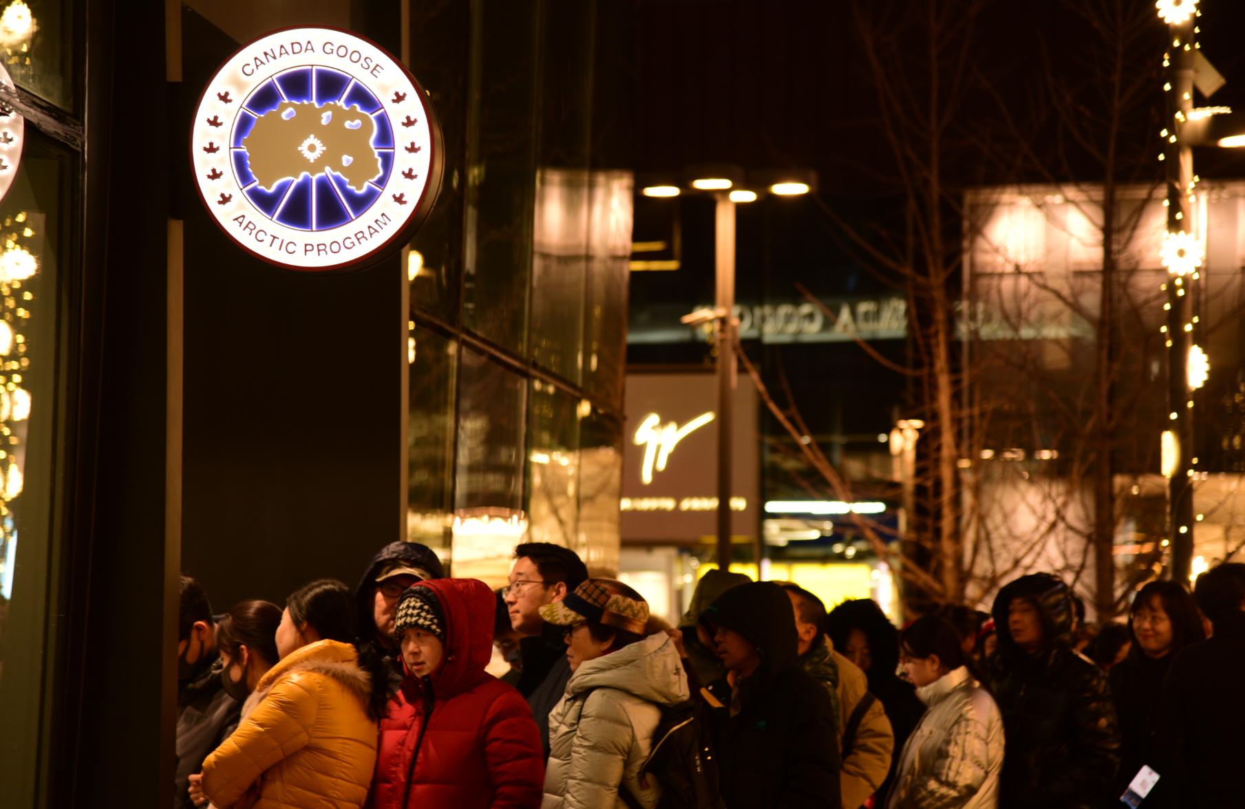 国人去国外买的奢侈品有哪些,中国人出国疯狂购物