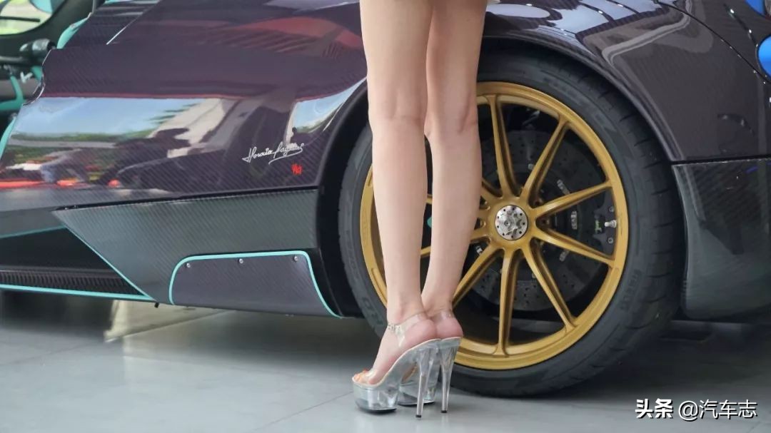 价值一亿的法拉利拉法,价值1亿元钱的白色法拉利拉法