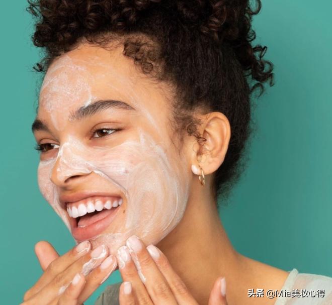 用防晒就搓泥怎么回事,为什么防晒会和底妆搓泥