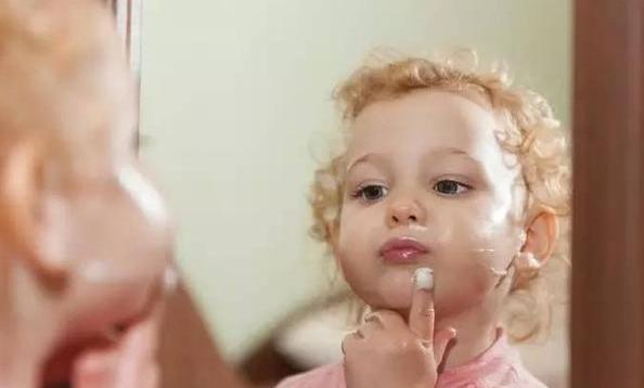 婴儿干性湿疹抹护肤品没有激素,宝宝湿疹要选抗过敏保湿护肤品