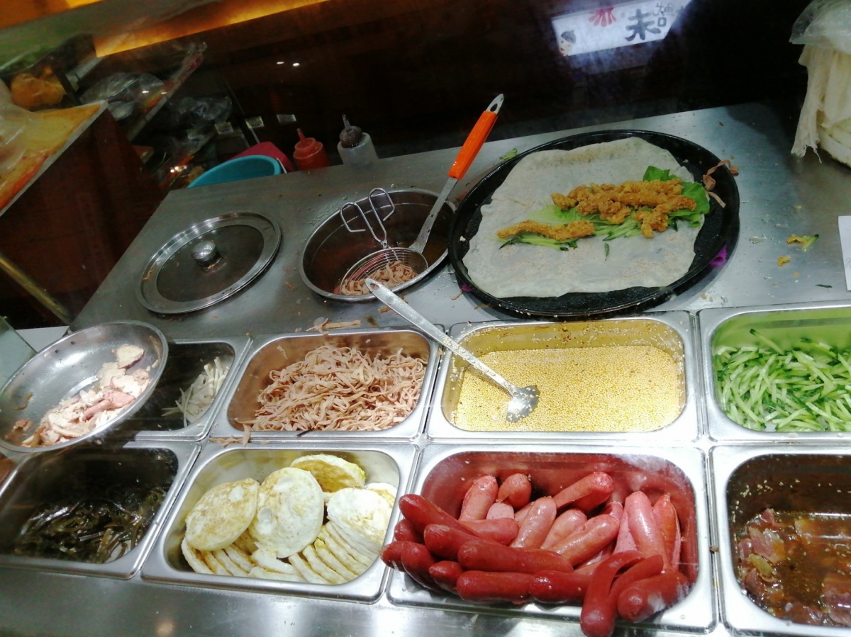 洛阳这家看上去简陋小店，是我的新宠，一到饭点就排队