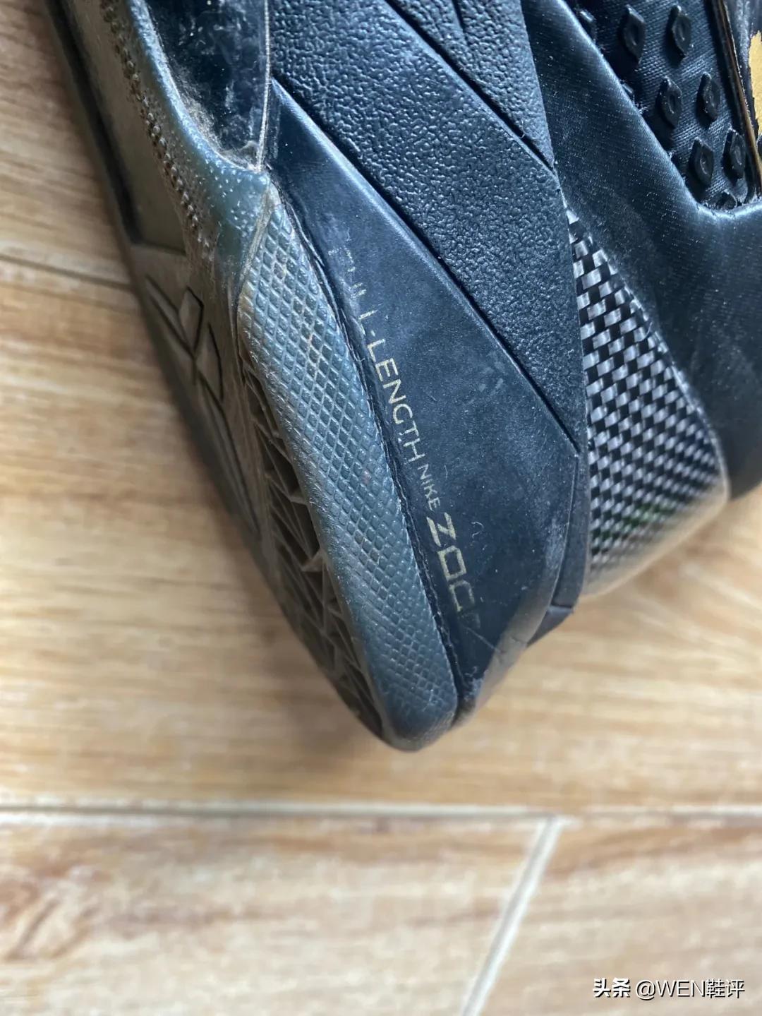 回顾科比上脚的10代战靴,生命的礼赞科比瓦妮莎