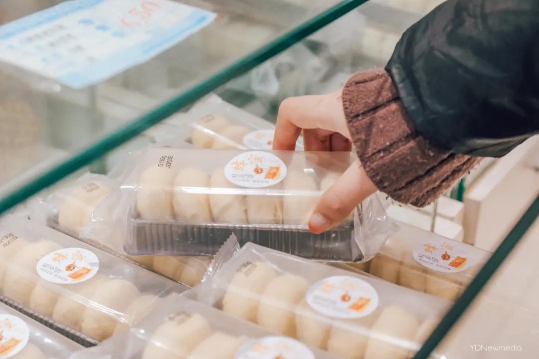 武汉老味道美食甜甜的很好吃,武汉街头小吃的老味道