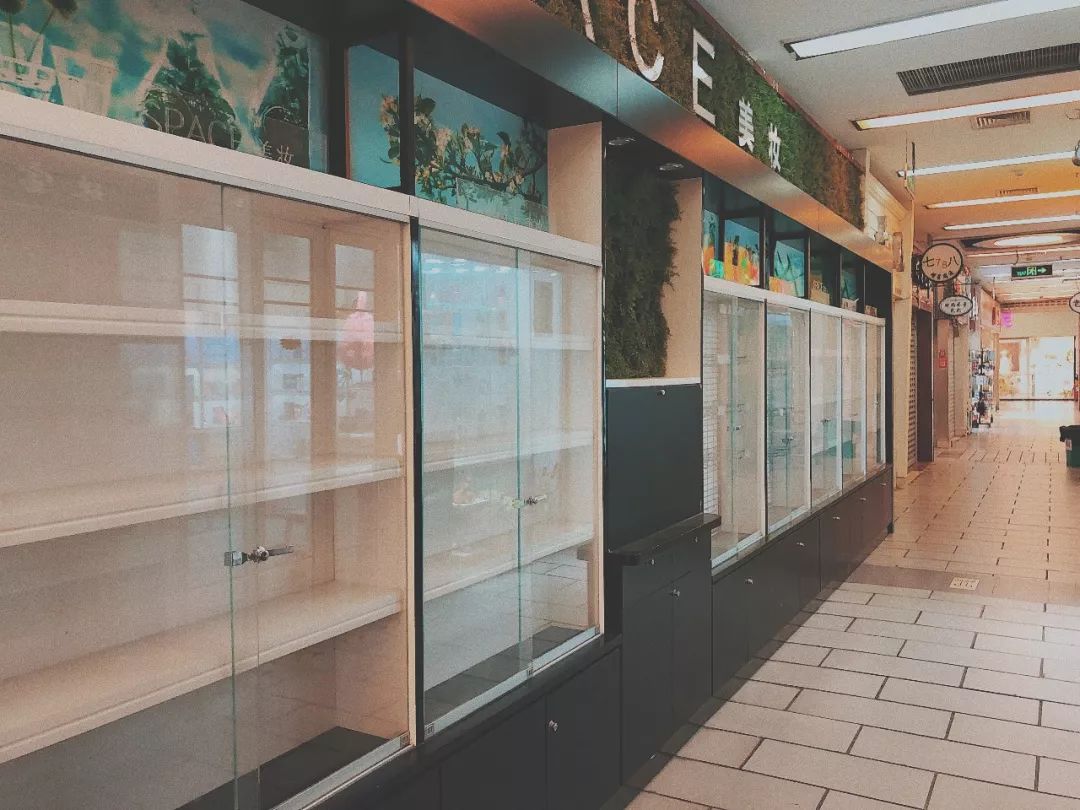 生意惨淡!店铺关门!徐州卜蜂莲花,怎么变成现在这样了?