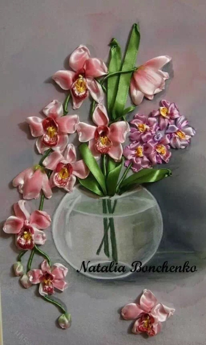 最新流行的十字手工刺绣,两条丝带绣的立体花瓣绣教程