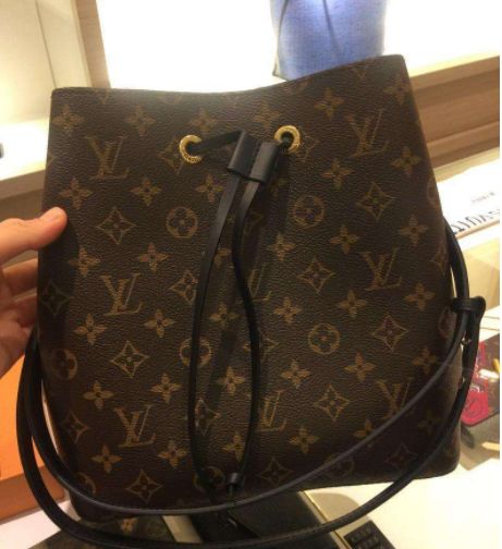 LV贵还是香奈儿贵,香奈儿lv免税店哪个好