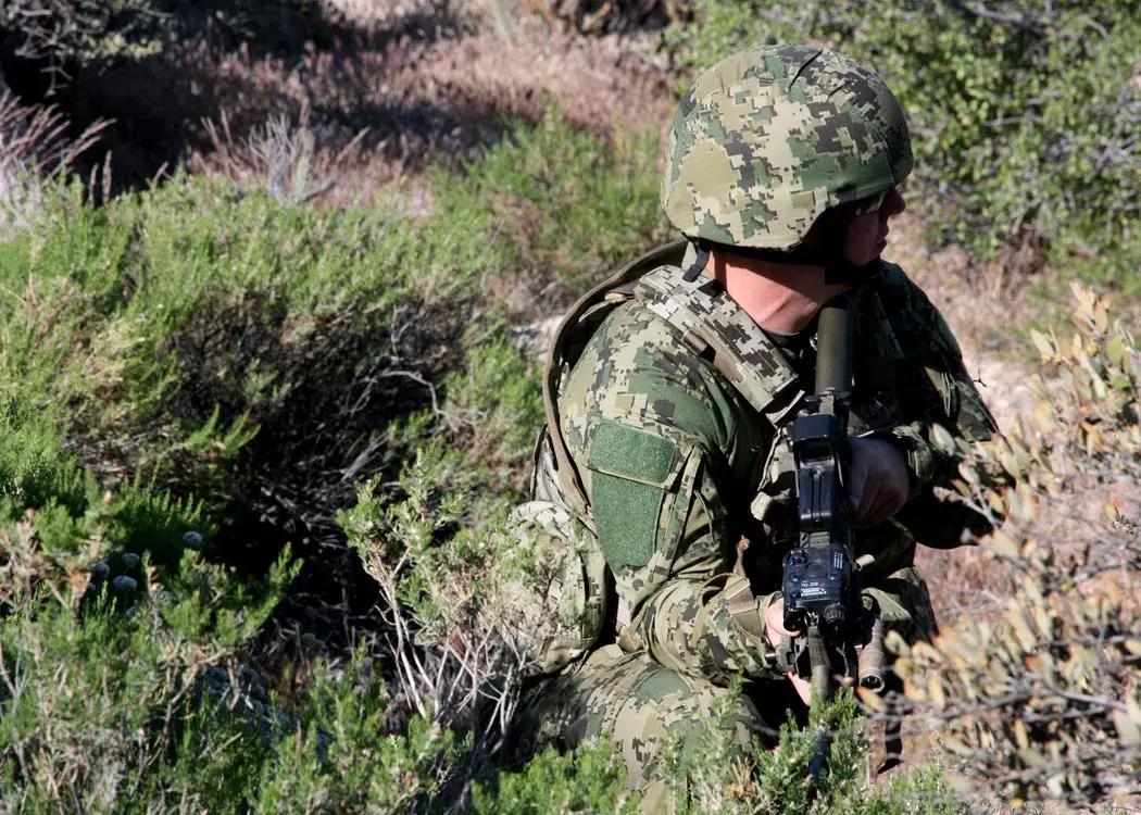 军事迷彩风格,现在的迷彩和星空迷彩相比