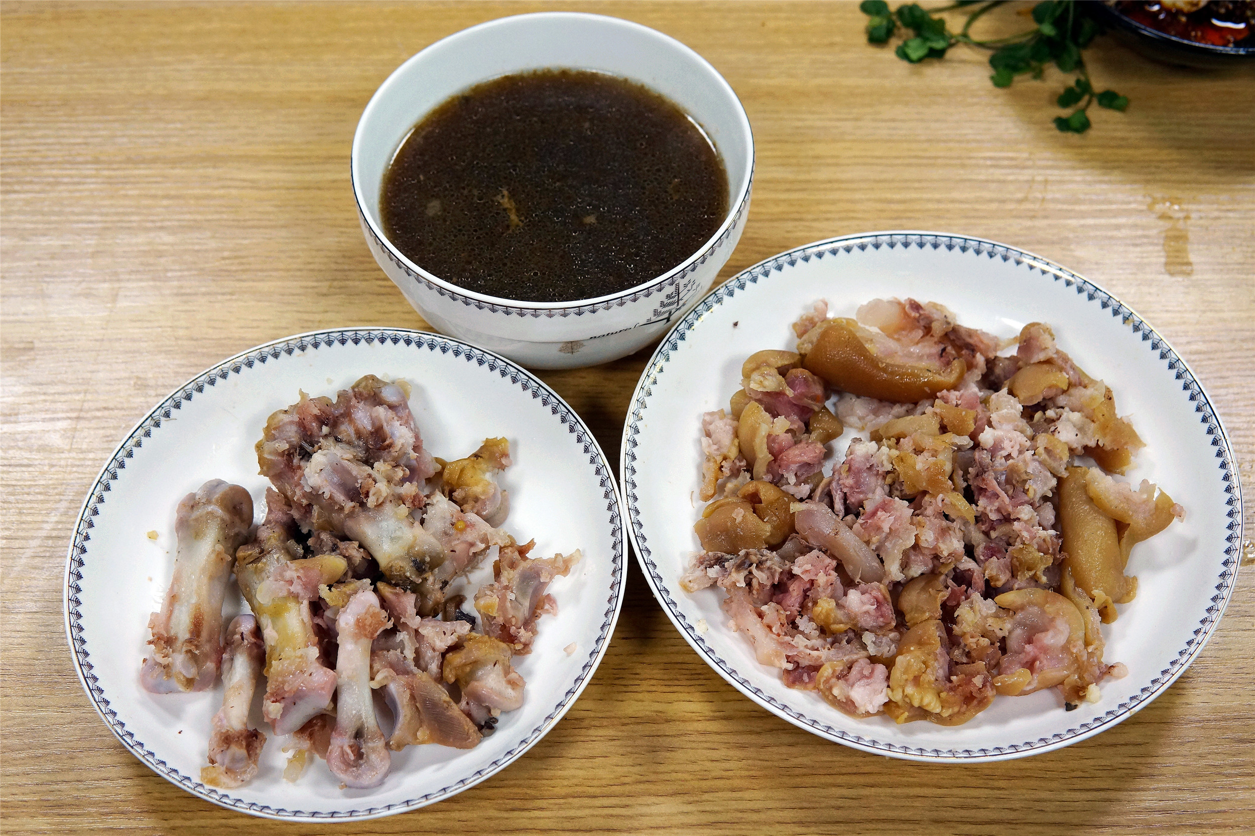 做猪皮冻用不用高压锅,猪皮做猪皮冻的方法