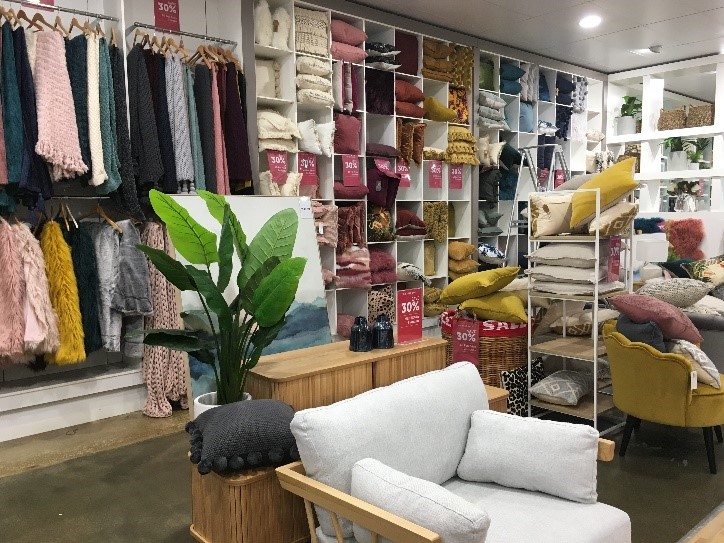 受疫情影响奢侈品倒闭,时尚集团内乱升级