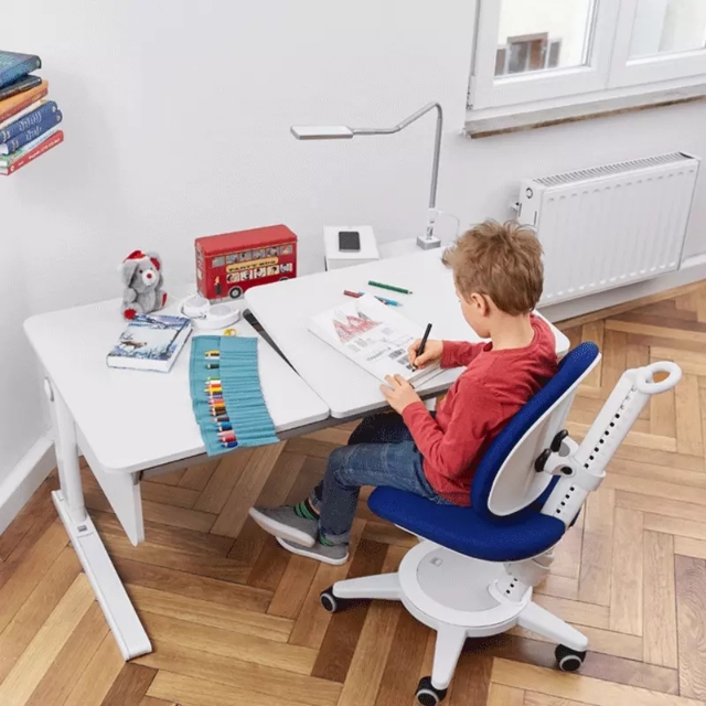 儿童书桌买挡板的好吗,护童儿童书桌推荐