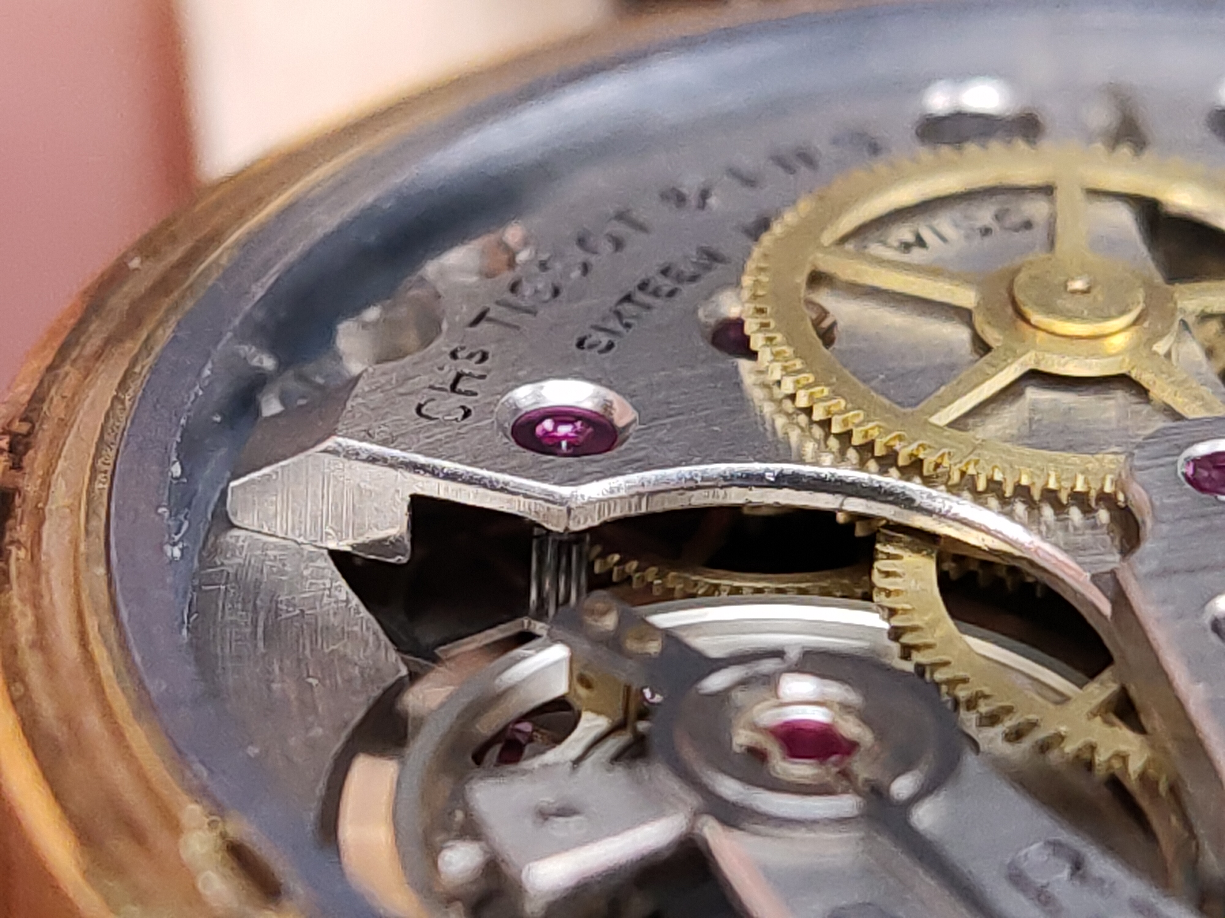 天梭哪款适合27岁男士,天梭哪个系列比较经典