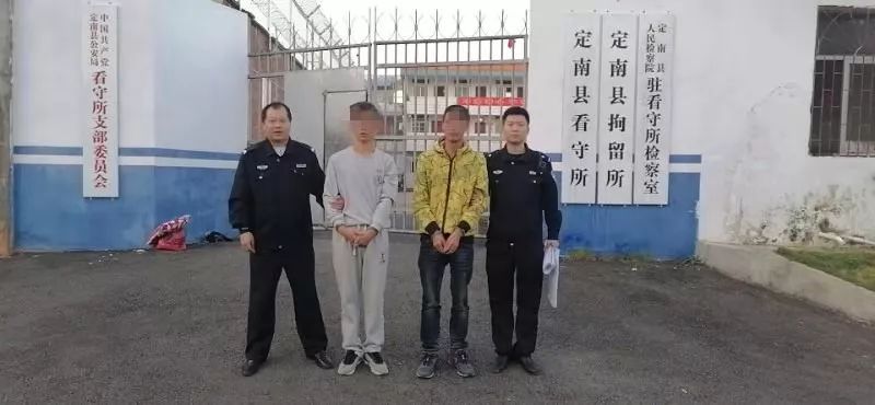 男子受雇在定南县城发招嫖卡片被抓，其实这是电信诈骗的开始