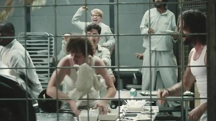 根据真实事件改编的奇异电影,普通人变成魔鬼的电影