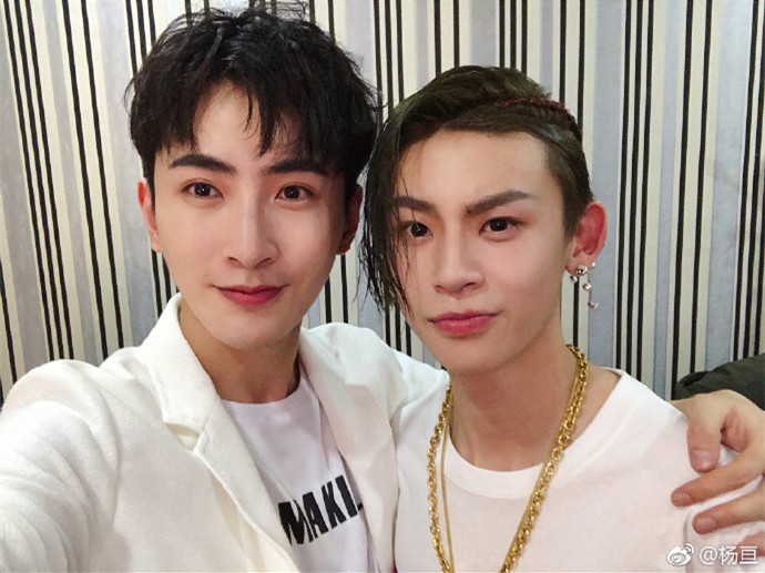 易烊千玺偶练,易烊千玺小成员