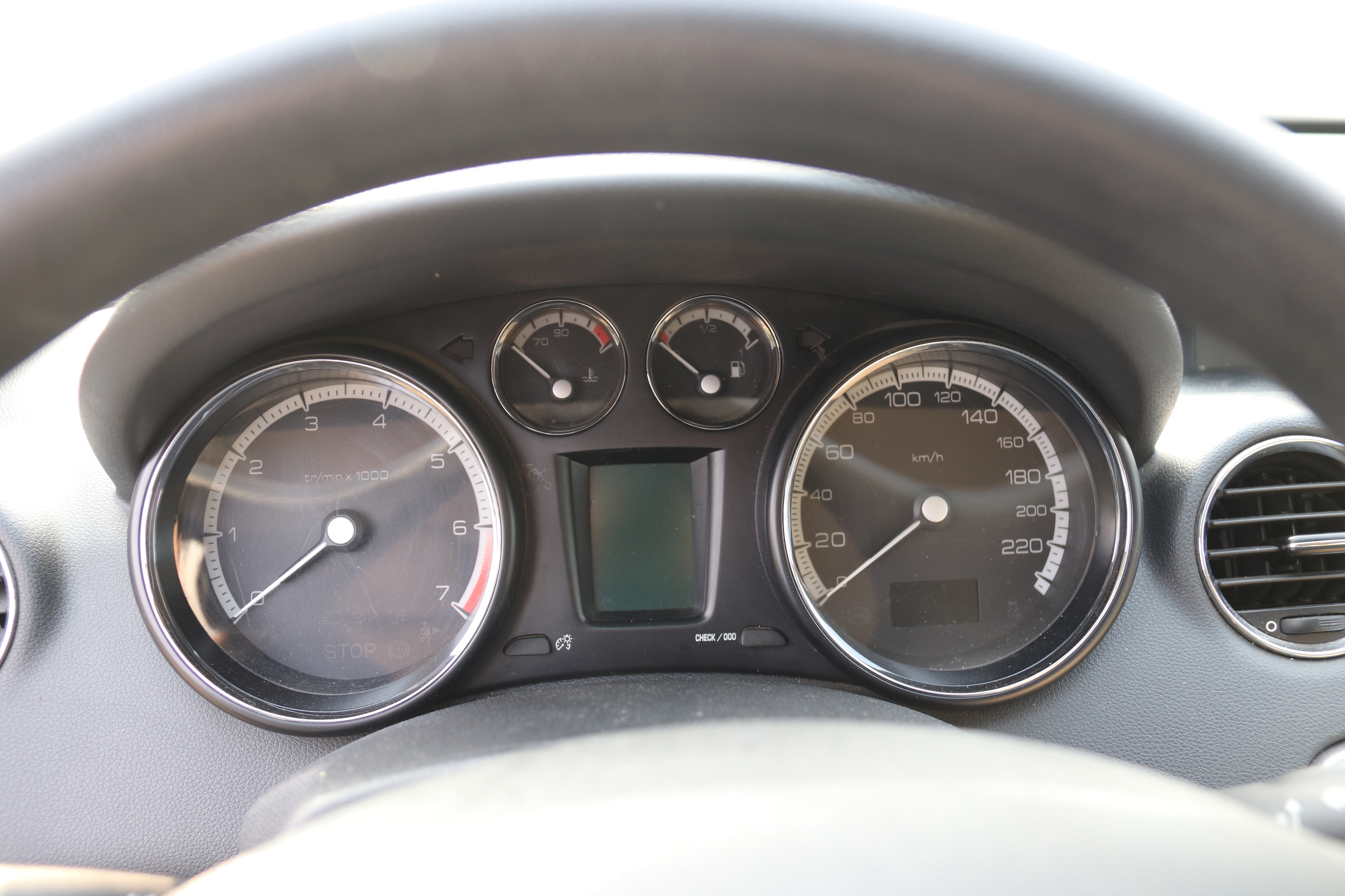 十五万左右法系车,法系车哪款车性价比高点