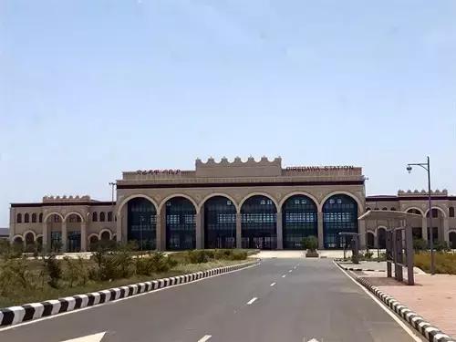 这一群制假发工厂,竟养活了30万当地人!