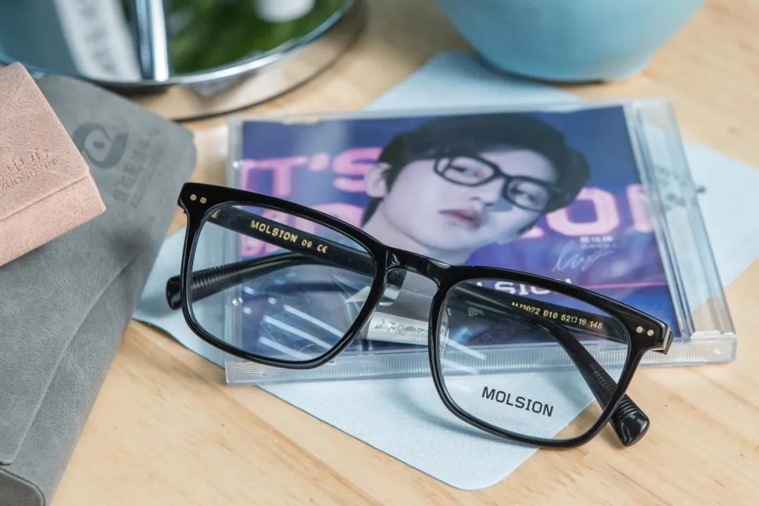 蔡司依视路眼镜店一般打几折,眼镜店蔡司依视路几折