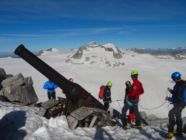 最讲武德意大利！设计画风让人啼笑皆非，还造步行坦克，脑洞太大