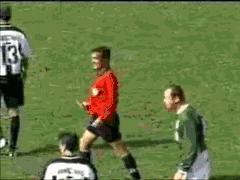 足球搞笑过人动图,足球史上十大爆笑瞬间图