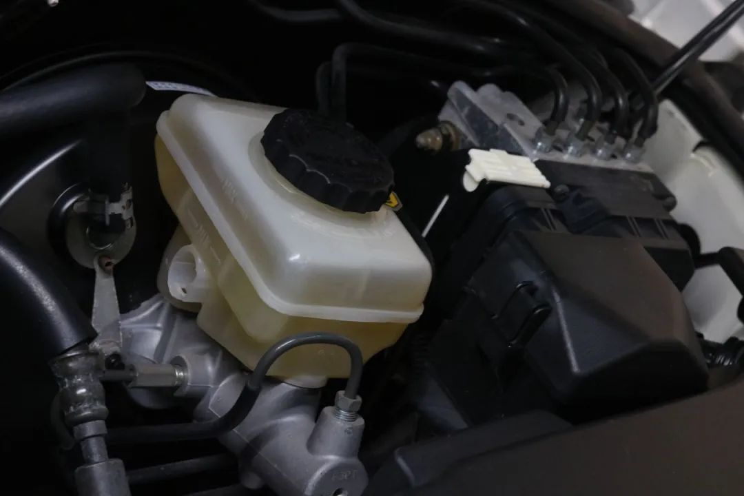 怪兽修车:翻新一辆2005年凌志LS430,当年百万经典车,满血复活