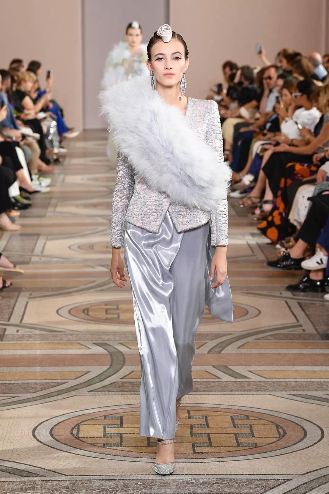 优雅不是炫耀,阿玛尼高定装