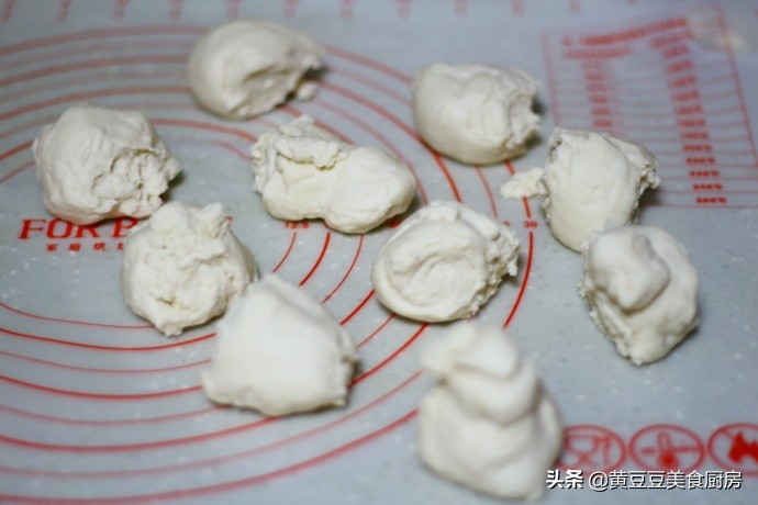 包子怎样做又松软又白又好吃,包子怎么包蒸出来才好看