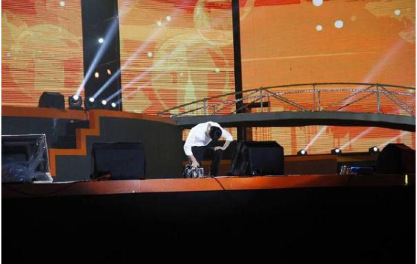 马云退休后谁担任了阿里巴巴总裁,阿里巴巴的马云退休后去哪里了