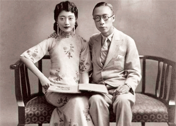 溥仪在故宫发现自己小时候的夜壶,溥仪最后一次回故宫探窗