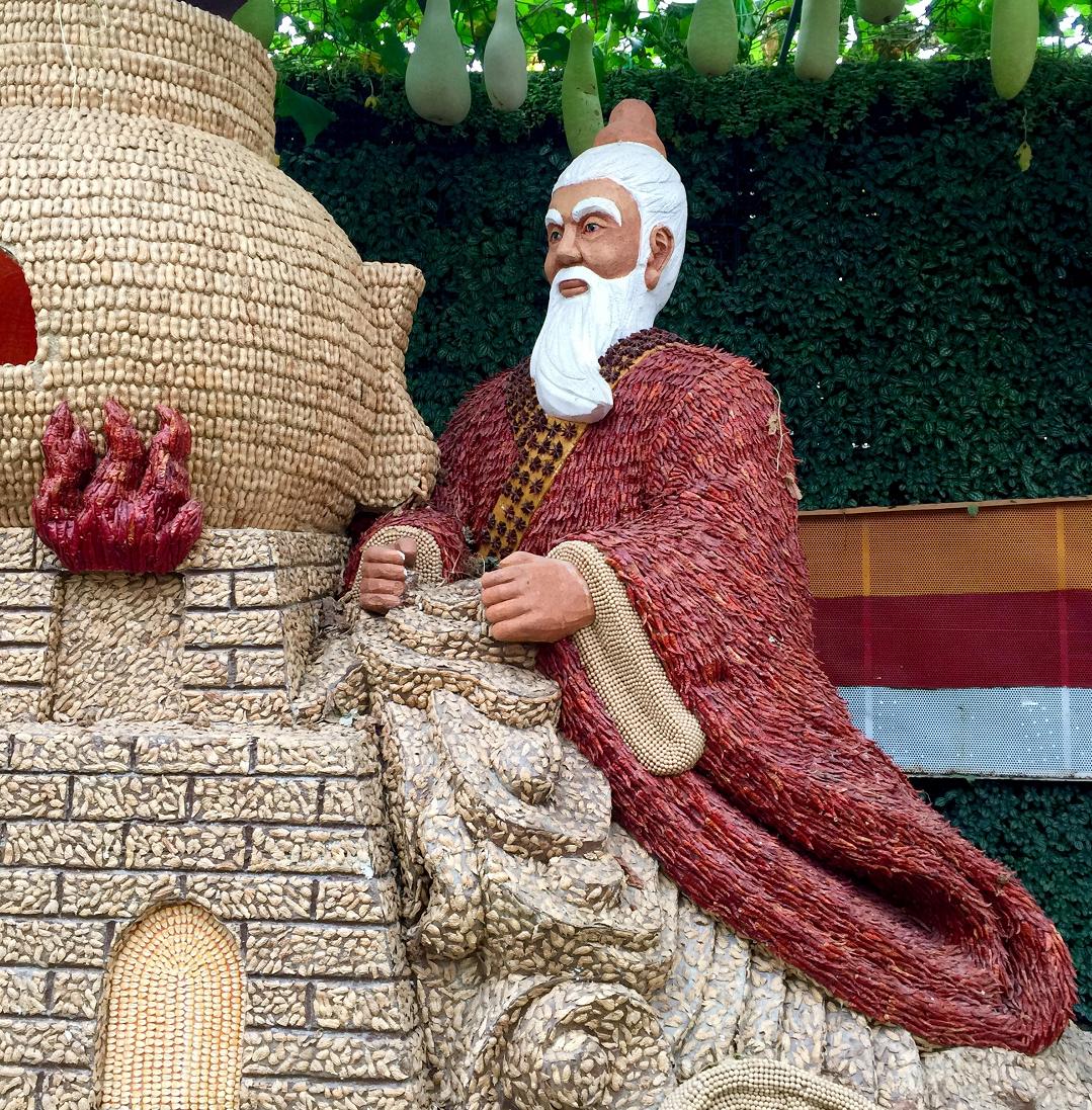 到山东不会饿着你,到山东怎么能不吃煎饼和大馒头呢