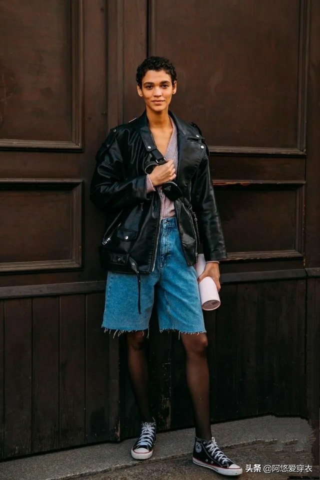 短袖怎么穿最显瘦主要是胸前较厚,今春流行短袖