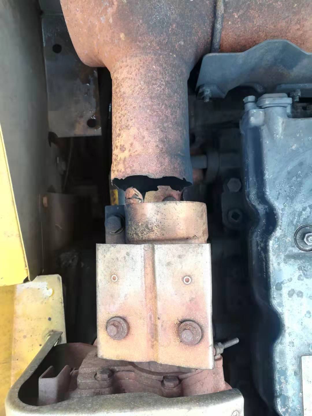 湖北小松挖掘机多少钱,小松300挖掘机参数