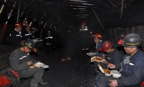 井下的饭被老鼠吃,煤矿里为什么饭菜被老鼠咬过