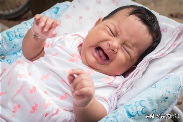 六个月宝宝突然性情大变怎么办,六个月宝宝睡不着哭闹频繁夜醒