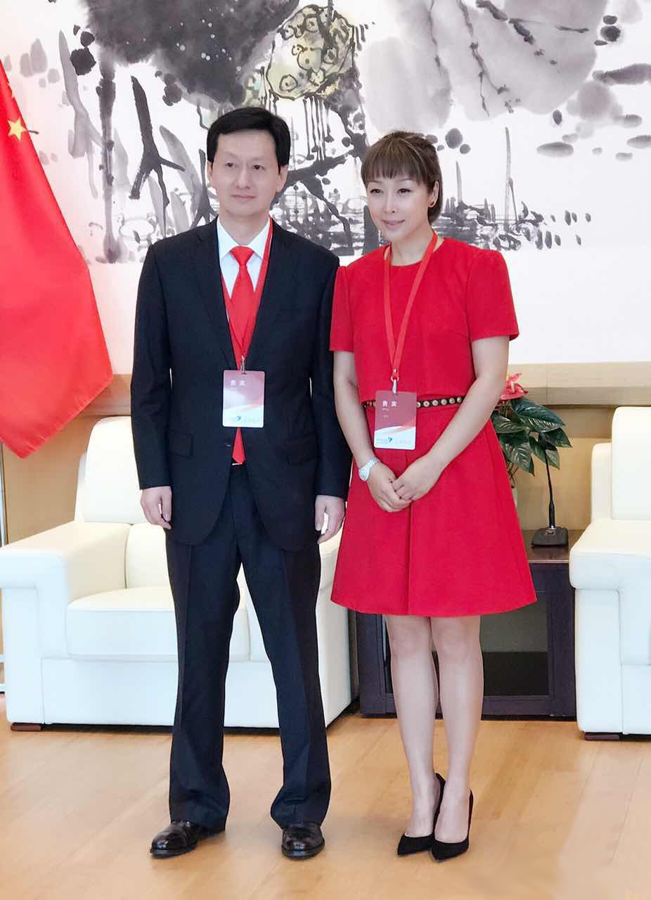 孙悦相亲相爱一家人,孙悦演唱父母的感人歌曲