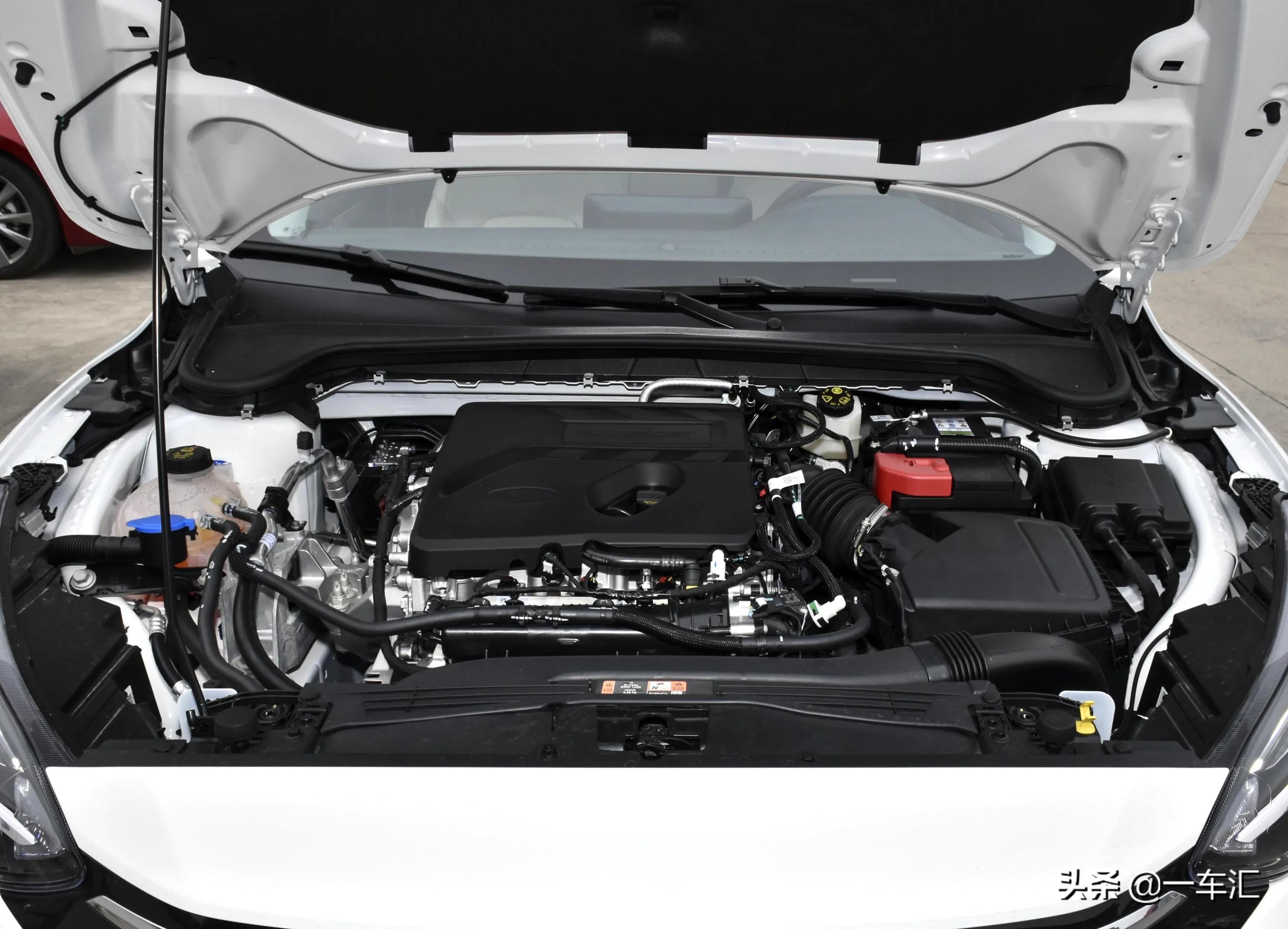 15款福克斯三厢版1.6舒适版自动挡,新款福特福克斯三厢版曝光