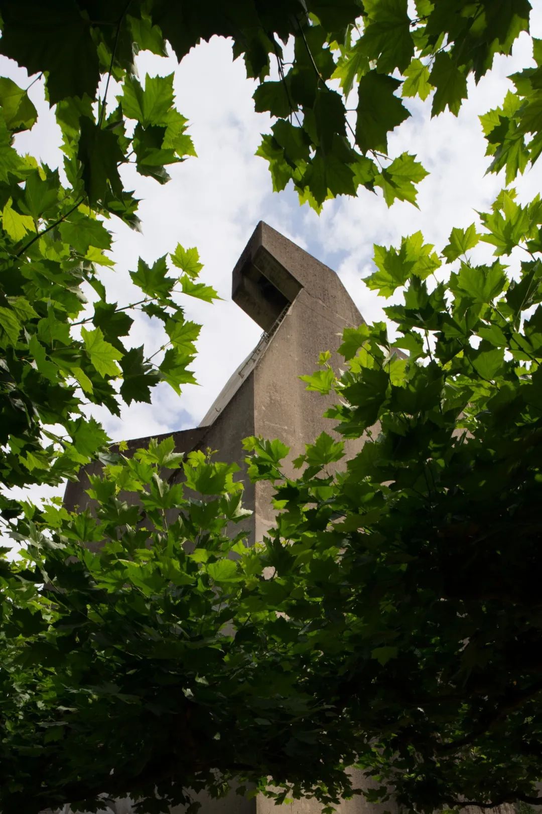 Church丨粗野的力量与信仰