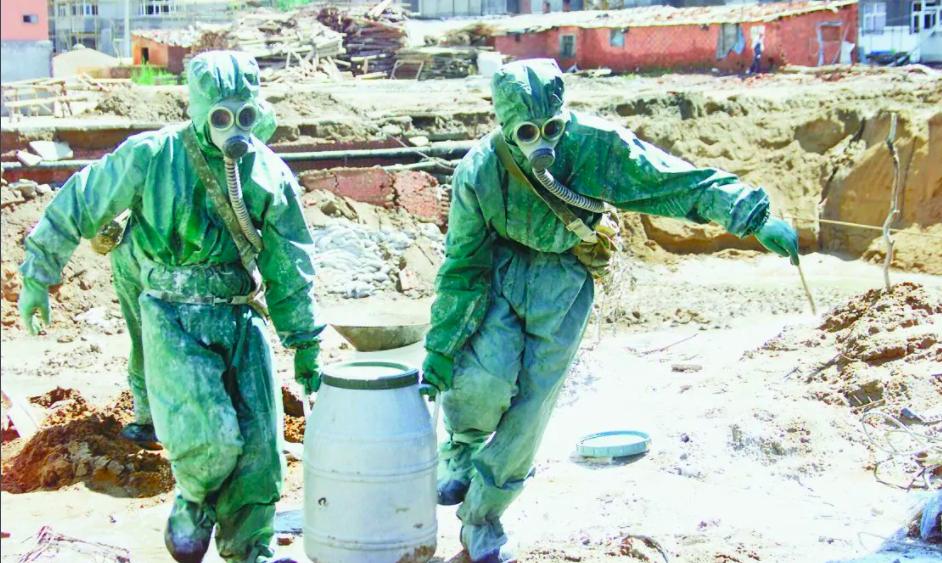 挖掘机挖3天发现30年前遇害人遗骸,挖掘机挖到30年前