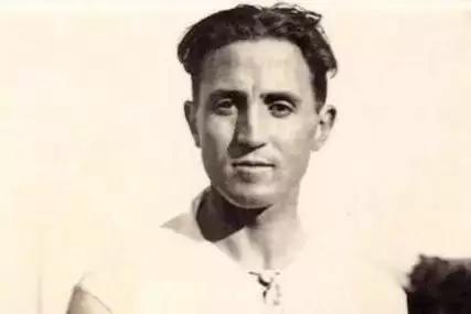 白衣和红衣的岁月蹉跎：曼联和皇马、每一个红魔都是半个美凌格