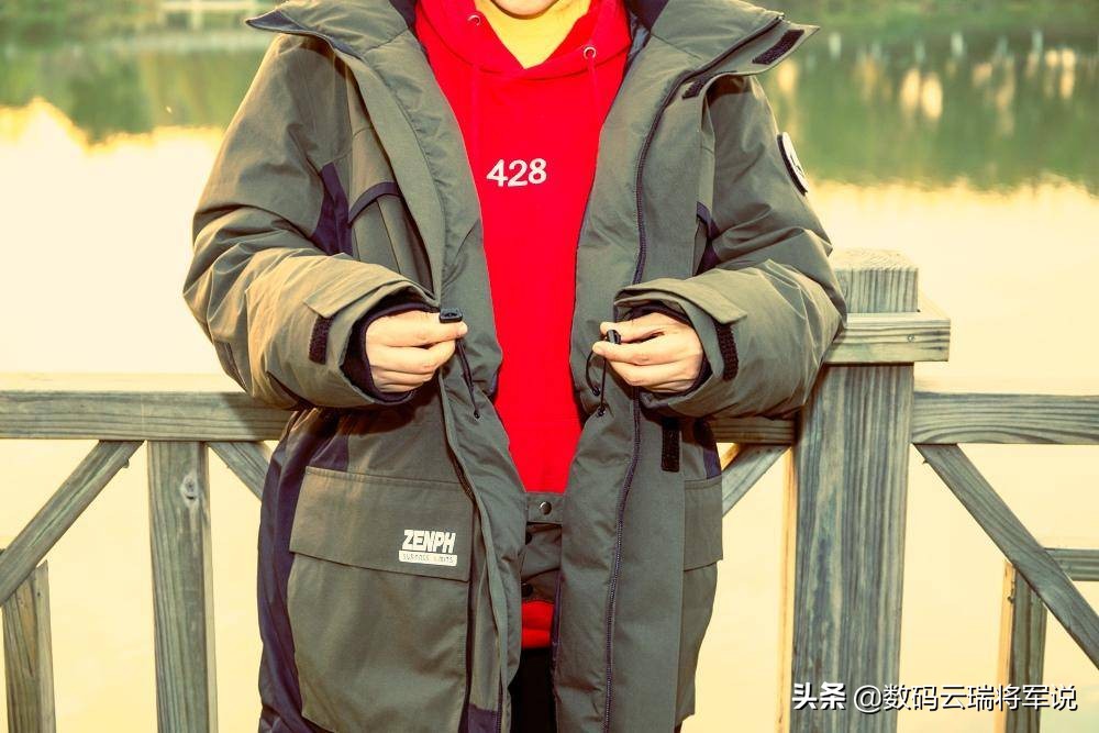 无畏长款棉服视频,无畏冬季赛外套