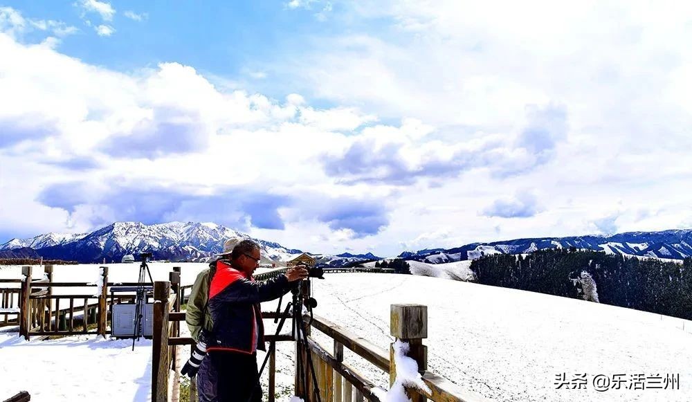 甘肃祁连山下雪,祁连山雪景壮观