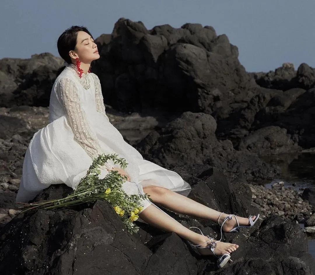 她被称韩国硬照女王，手握时尚圈顶级资源！网友：姐姐我可以